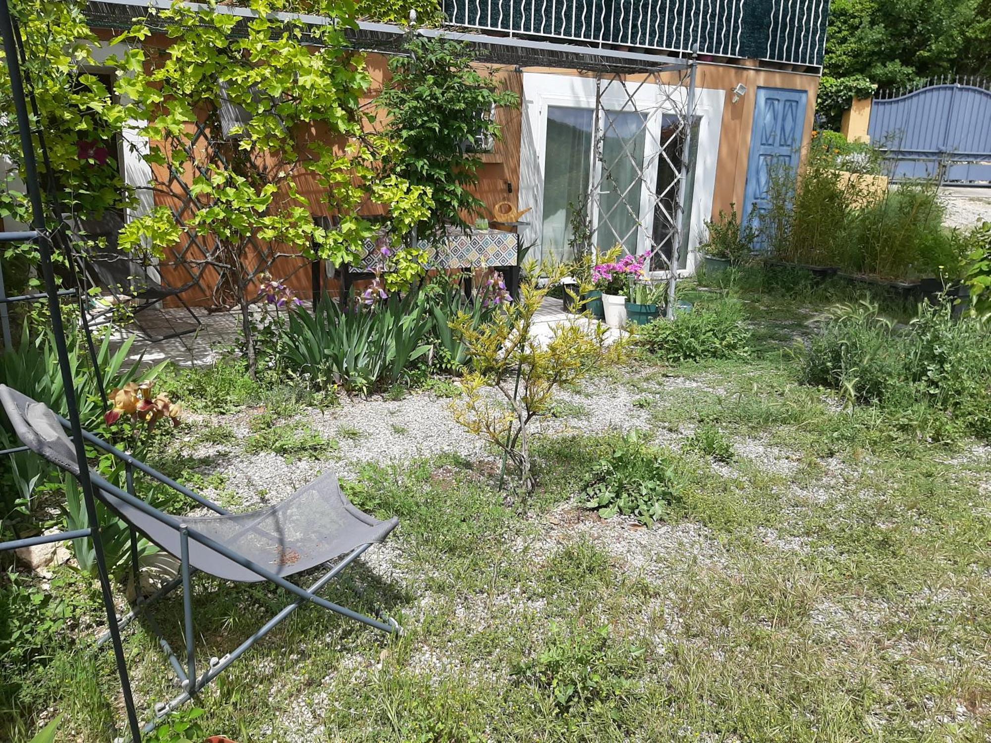 Apartamento T.Belle Vue Panoramique Au Coeur Du Luberon 40M2 + Pergola . Jardin. P Apt Exterior foto